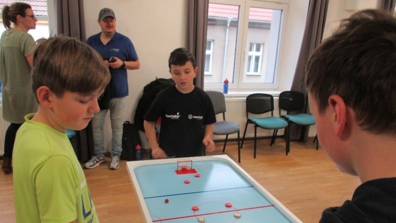 Turnaj ve stolním hokeji v Třebenicích ovlávl Jan Matuščín